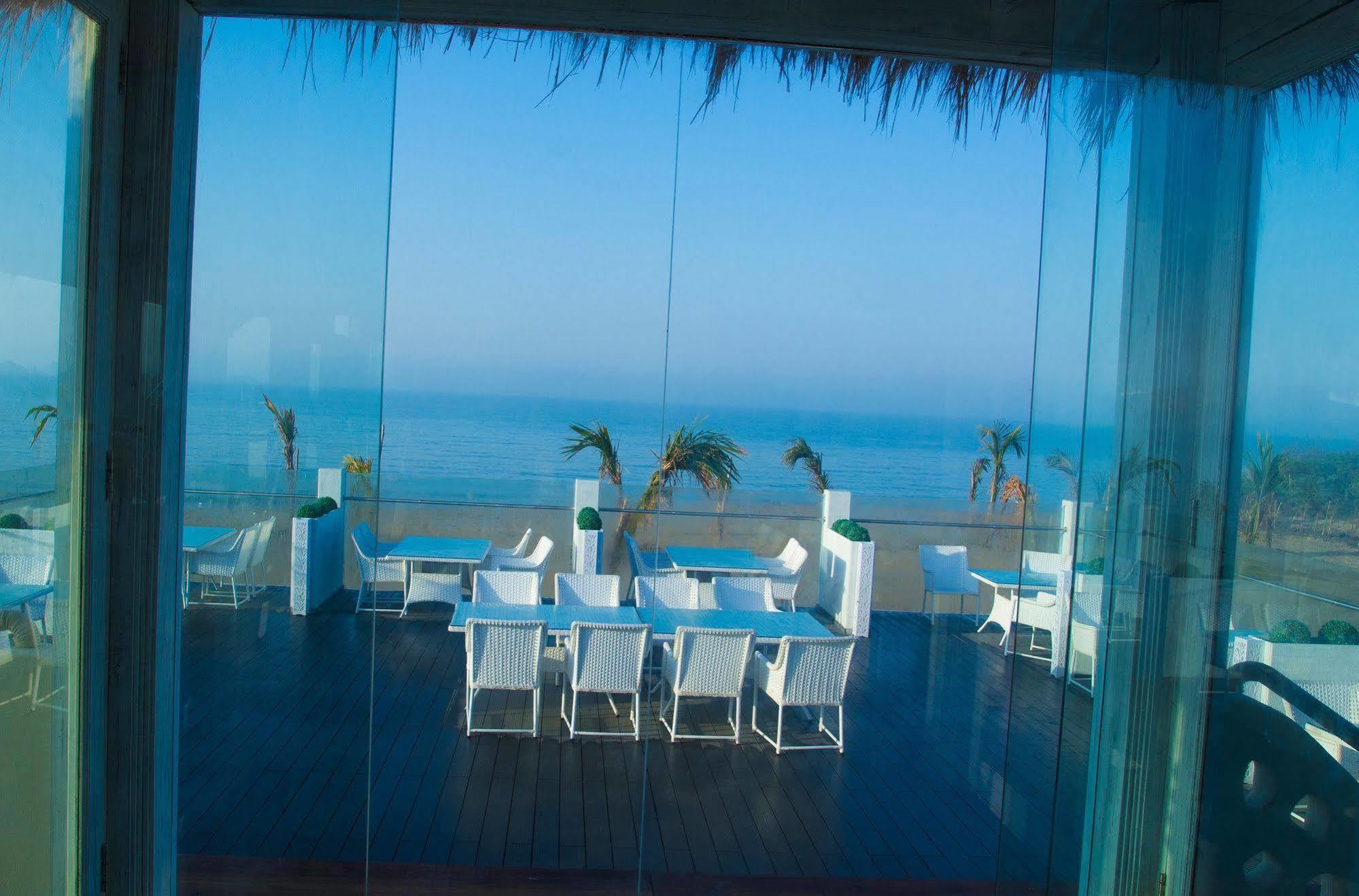 Serena Beach Resort Māndvi Zewnętrze zdjęcie